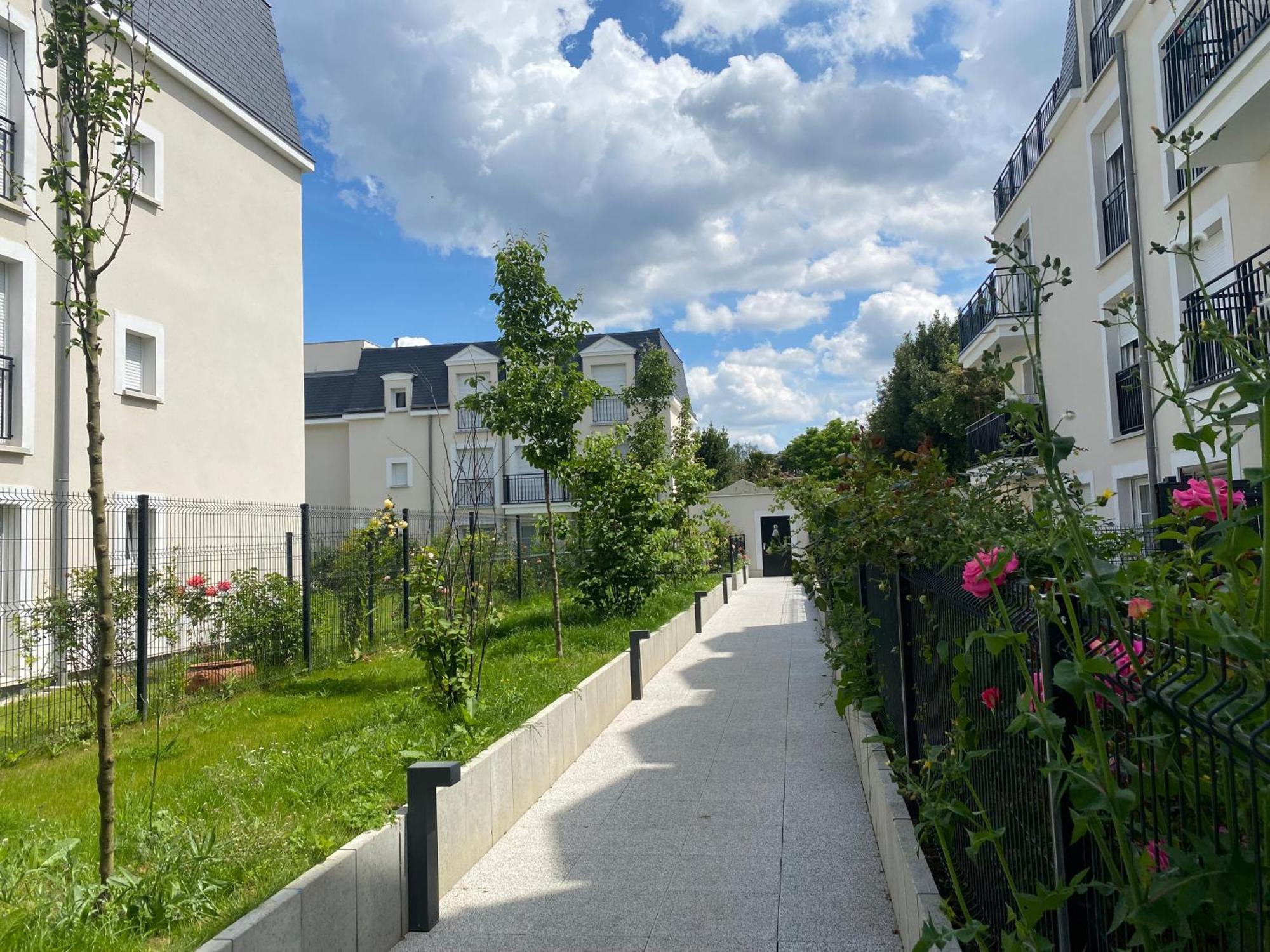 Le Chic De Villiers Sur Marne Apartment Екстериор снимка